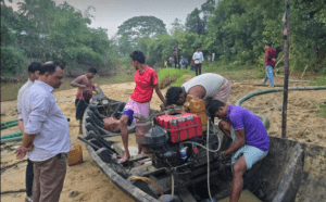 চকরিয়ায় অবৈধভাবে বালু উত্তোলনকালে শ্যালো মেশিন ও ডাম্পার জব্দ