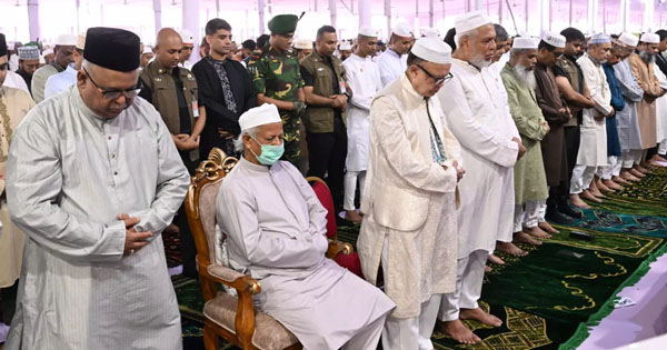 জাতীয় ঈদগাহে ঈদের নামাজ আদায় করলেন প্রধান উপদেষ্টা
