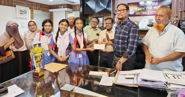 বিতর্কের মাধ্যমে যুক্তিবাদী সমাজ গড়তে হবে: মেয়র