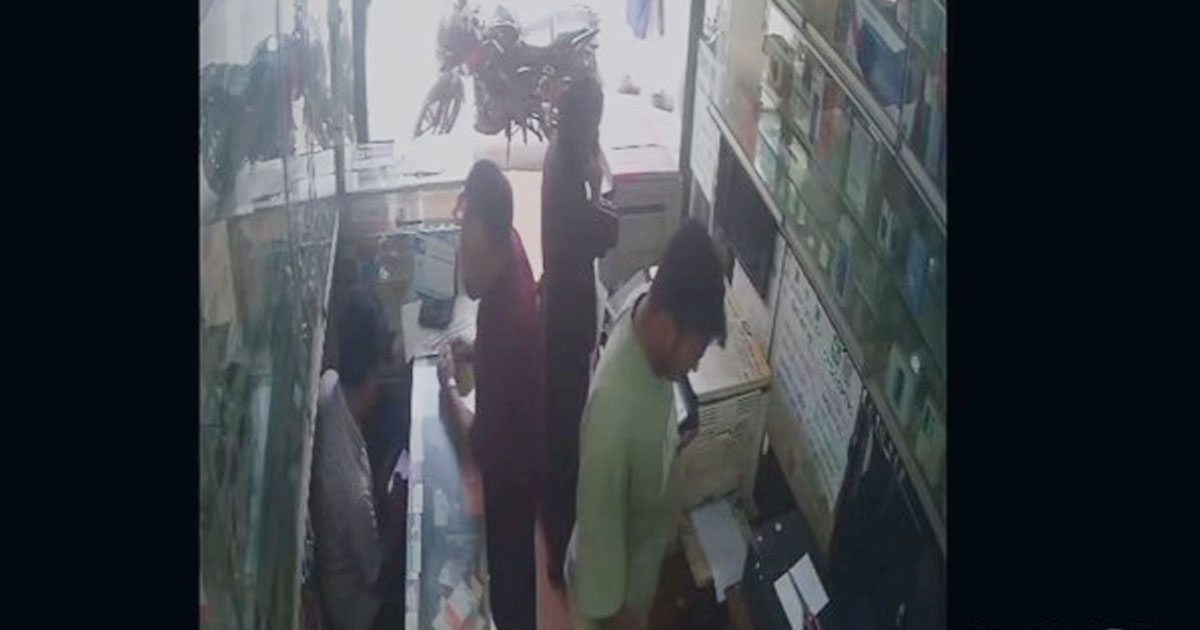 বোয়ালখালীতে চোখের পলকে বাজারের থলে নিয়ে চম্পট