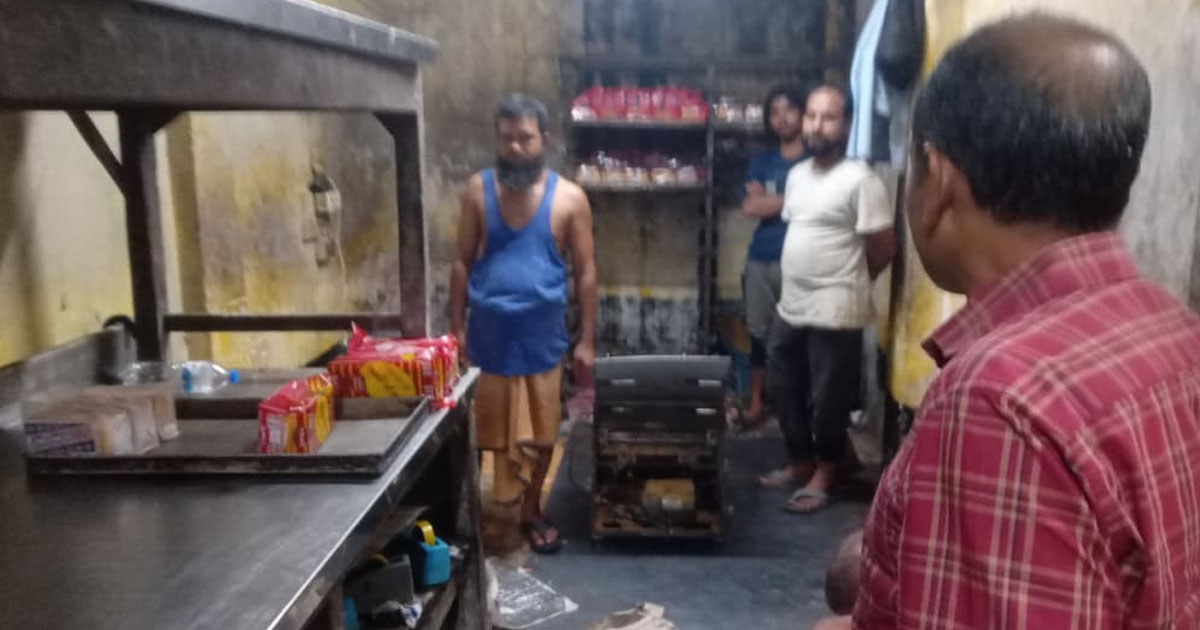 চট্টগ্রামে খাবারে রং-কেমিক্যাল, তোফা ফুডকে লাখ টাকা জরিমানা