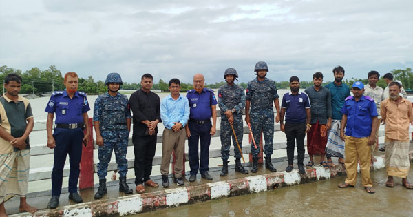কৃত্রিম জলাবদ্ধতা সৃষ্টি করে বাঁধ দিয়ে মাছ শিকারের অভিযোগে কুতুবদিয়ায় অভিযান