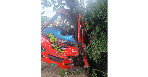 চট্টগ্রাম-কক্সবাজার মহাসড়কে বাস দুর্ঘটনায় আহত ৩