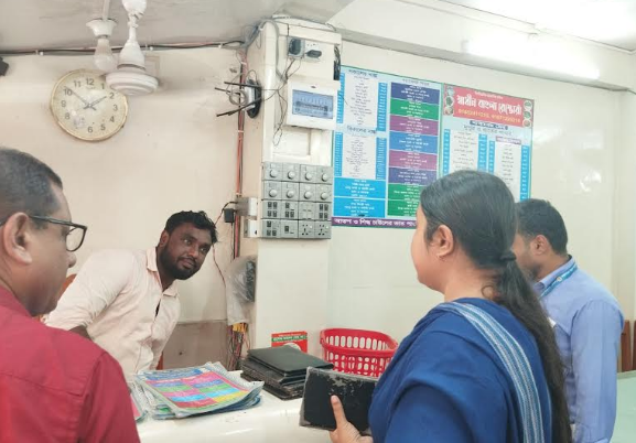 কক্সবাজারে অস্বাস্থ্যকর খাবার পরিবেশনের দায়ে ৮ রেস্টুরেন্টকে জরিমানা