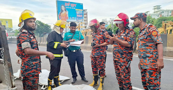 চট্টগ্রামে পিকআপ-কাভার্ডভ্যানের সংঘর্ষ, নিহত ৫