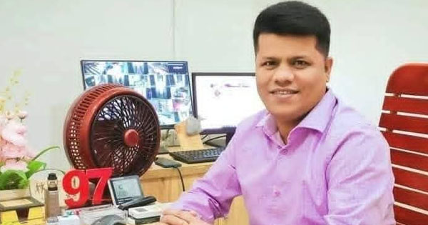 পর্যটকদের কাছ থেকে বুকিংয়ের নামে টাকা হাতিয়ে নিতেন খাইরুল