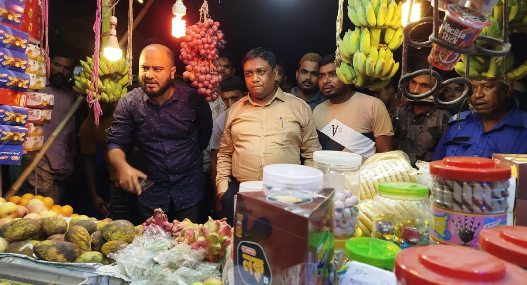 লোহাগাড়ায় ৩ দোকানিকে ২০ হাজার টাকা জরিমানা