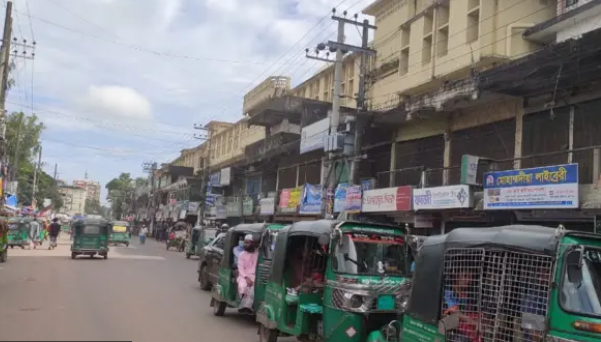 হাটহাজারীতে সংঘর্ষের পর স্বাভাবিক জনজীবন, বিকেলে বৈঠক