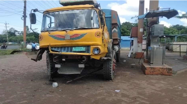 সীতাকুণ্ডে ফিলিং স্টেশনের ট্রাকে মেয়াদোত্তীর্ণ সিলিন্ডার বিস্ফোরণ, আহত ৫