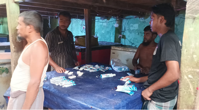 হাটহাজারীতে অস্বাস্থ্যকর পরিবেশে আইসক্রিম তৈরি, জরিমানা