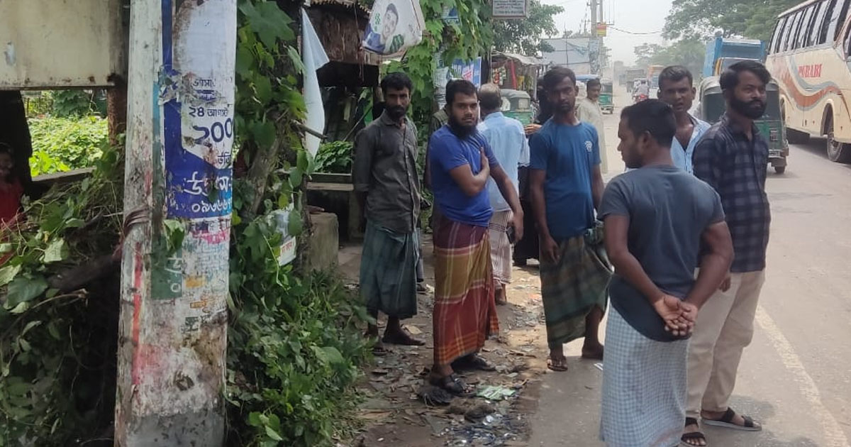 পটিয়ায় বাসচাপায় নারী নিহত, আহত ৩