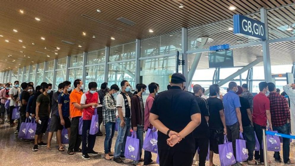 মালয়েশিয়ায় বাংলাদেশিসহ ৩৫ হাজারেরও বেশি অভিবাসী আটক