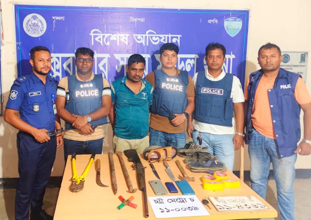 কক্সবাজারে ডাকাতির প্রস্তুতিকালে অস্ত্রসহ আটক ১