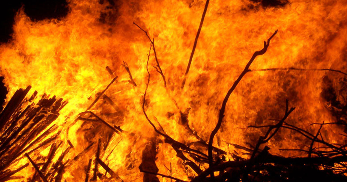 হাটহাজারীতে আগুনে পুড়ল বসতঘর