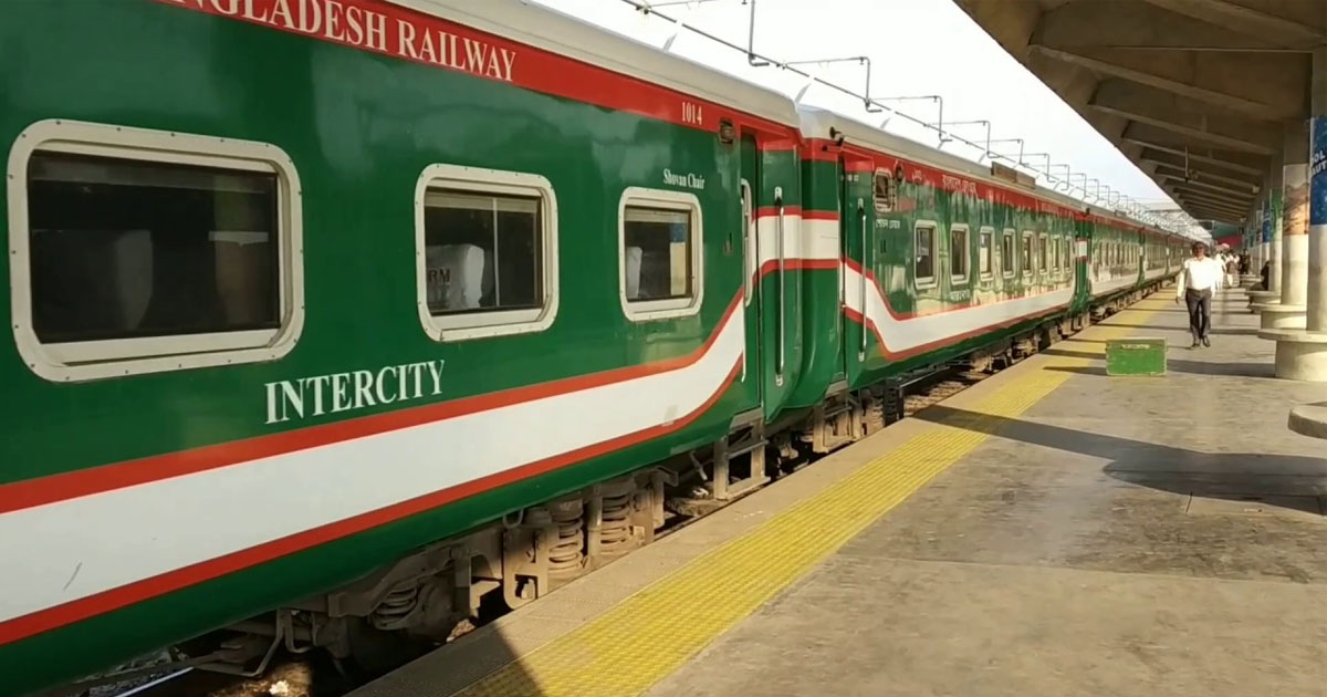 সীতাকুণ্ডে ট্রেনের ধাক্কায় প্রাণ গেল যুবকের