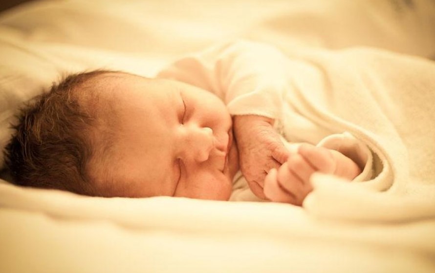 প্রসবের সন্তান বদলে ফেলার অভিযোগে মামলা, পটিয়ার ওসিকে শোকজ