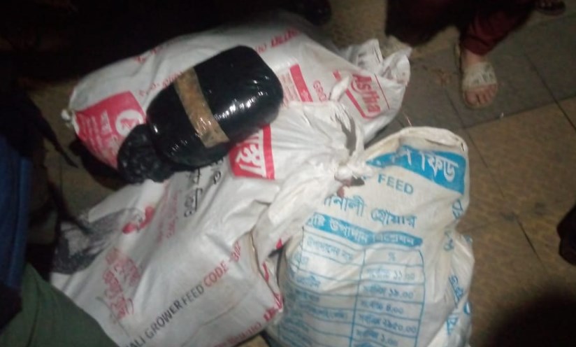 চবির তিনটি হলের কক্ষ থেকে বিপুল গাঁজা-মদসহ আলামত উদ্ধার