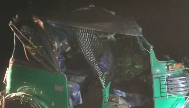 পটিয়ায় ট্রাকের পিছনে অটোরিকশার ধাক্কা, সিএনজি চালক নিহত