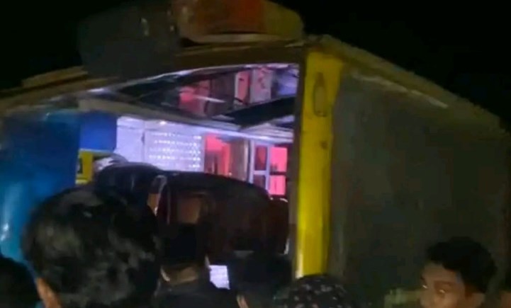 টেকনাফে সড়ক দুর্ঘটনায় যুবকের মৃত্যু, আহত ২০