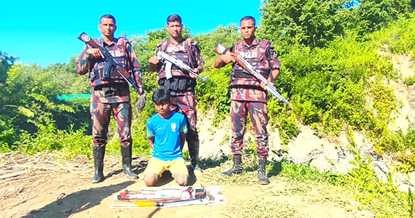 টেকনাফে ৬ অপহৃত উদ্ধার, অস্ত্র-বুলেটসহ চক্রের সদস্য আটক
