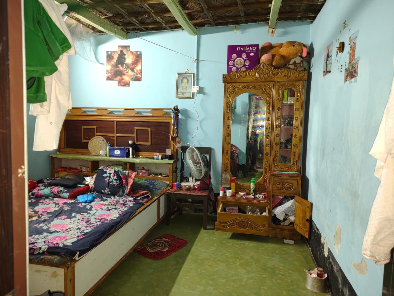 পূজার ব্যস্ততার সুযোগে ঘরে চোর, স্বর্ণ ও নগদ টাকা লুট