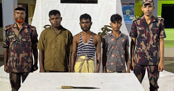 সাগর দিয়ে মালয়েশিয়ায় মানব পাচারের চেষ্ঠায় আটক ৩, উদ্ধার ২৯