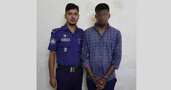 কক্সবাজারে ছিনতাইয়ের অভিযোগে পুলিশের সাবেক কনস্টেবল আটক