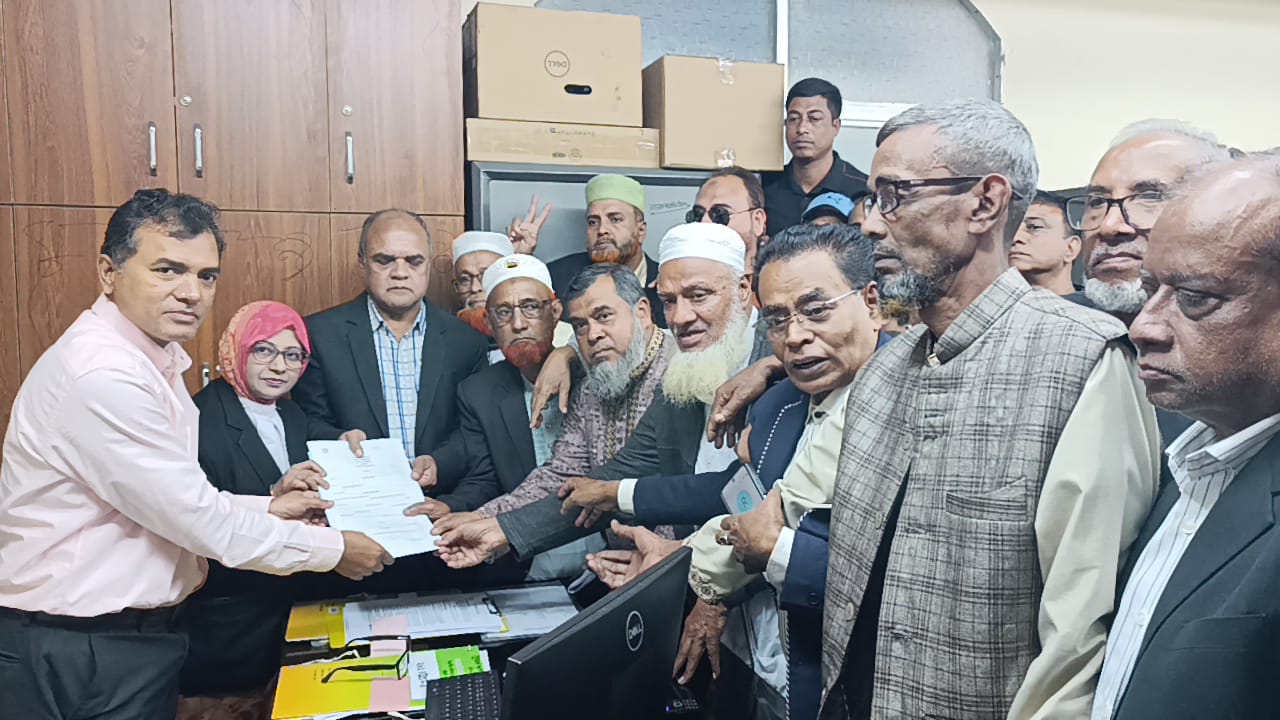 আসলাম চৌধুরীর পক্ষে চট্টগ্রাম-৪ আসনে মনোনয়নপত্র সংগ্রহ