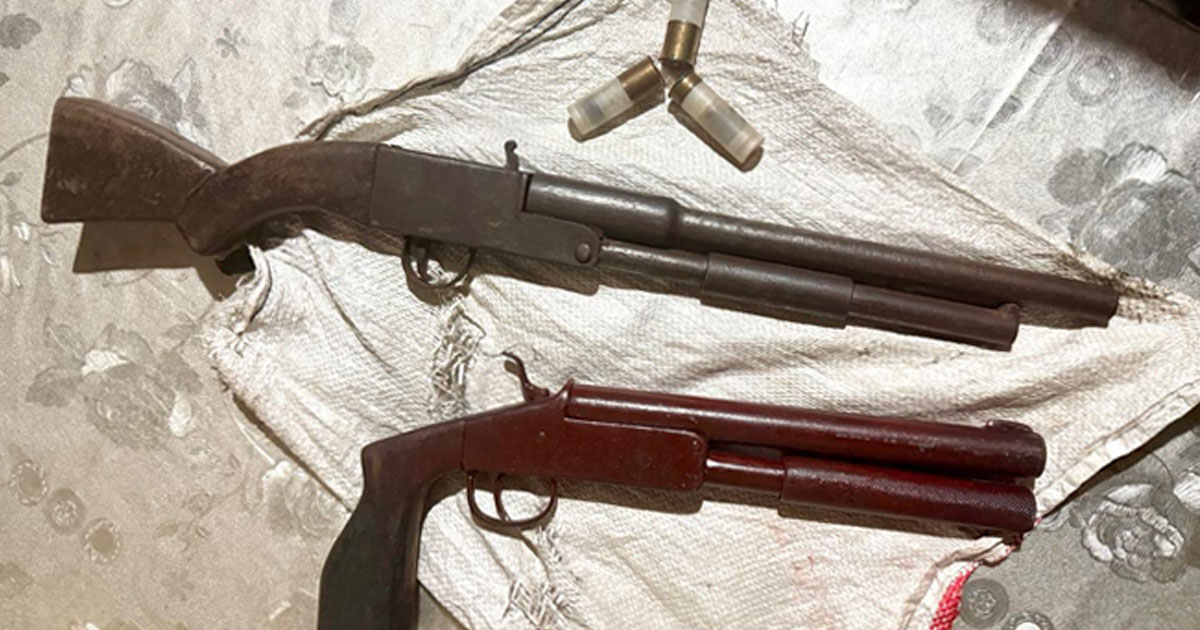 রাউজানে বসতঘরে মিলল এলজি ও ৩ রাউন্ড কার্তুজ