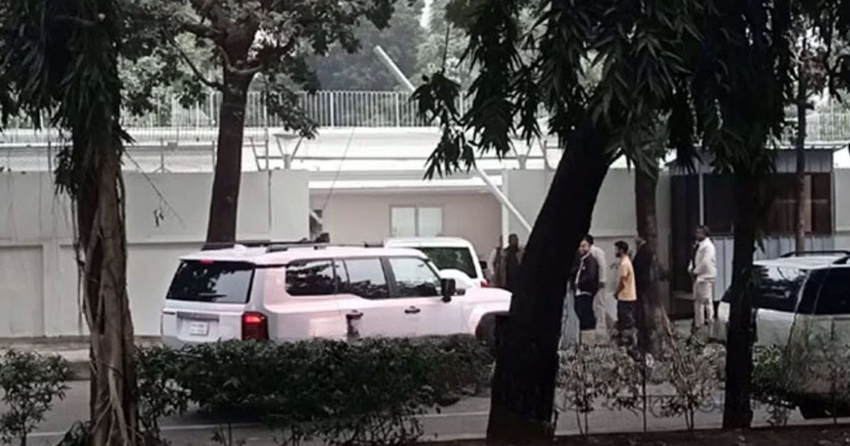 প্রথমবার বাবার গুলশানের বাড়িতে এলেন জাইমা রহমান