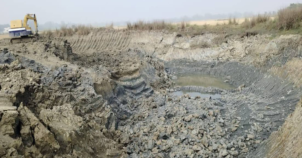 সাতকানিয়ায় মাটি কাটায় ইটভাটাকে ৩ লাখ টাকা জরিমানা