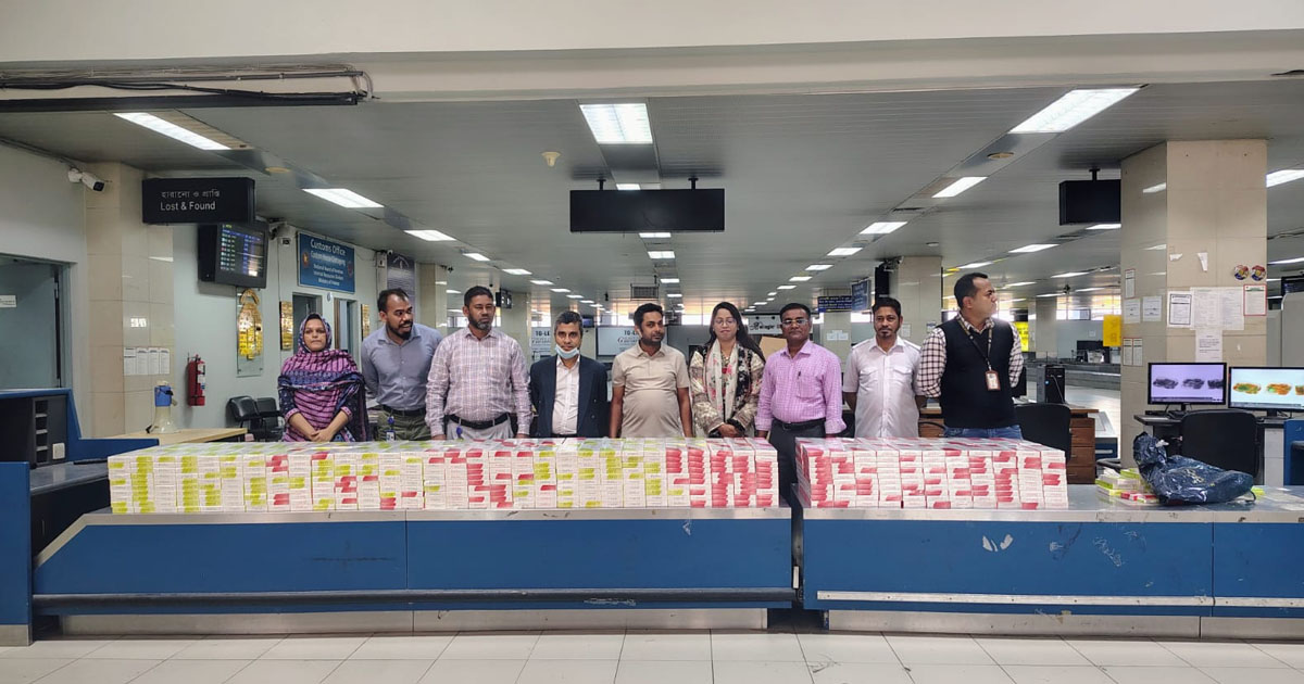 চট্টগ্রাম বিমানবন্দরে মিললো ৮০০ কার্টন সিগারেট