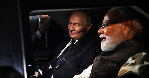 দু’দিনের সফরে দিল্লিতে রুশ প্রেসিডেন্ট ভ্লাদিমির পুতিন