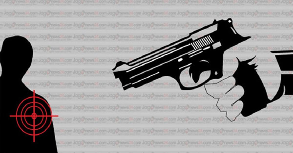 কক্সবাজারের মহেশখালীতে ডাকাত দলের গুলিতে মাহবুব আলম (৫৫) নামে এক ব্যক্তি গুলিবিদ্ধ হয়েছেন। তিনি বর্তমানে চট্টগ্রাম মেডিকেল কলেজ হাসপাতালে চিকিৎসাধীন রয়েছে।