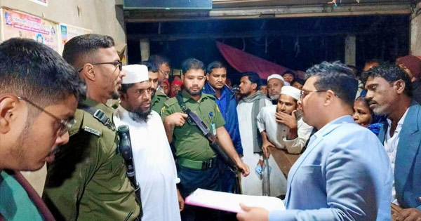 মহেশখালীতে খাদ্যবান্ধব কর্মসূচিতে অনিয়ম, ডিলারকে ২ মাসের কারাদণ্ড