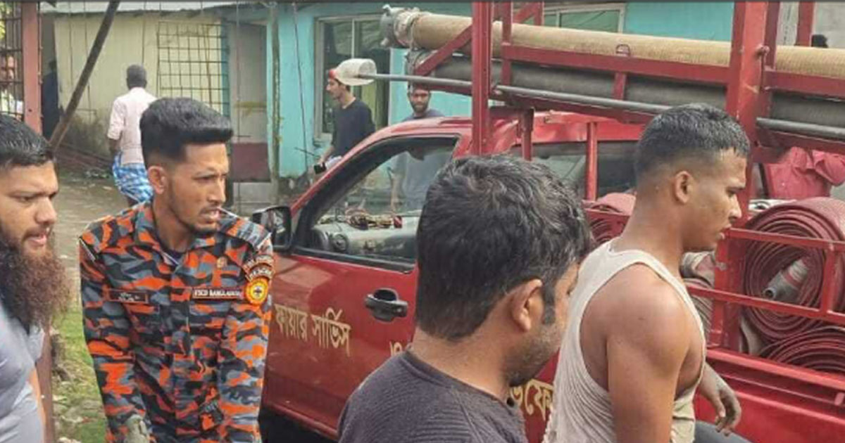 আনোয়ারায় মেয়েকে নিয়ে খালে ঝাঁপ দিয়ে আত্মহত্যার চেষ্টা, মেয়ের মৃত্যু