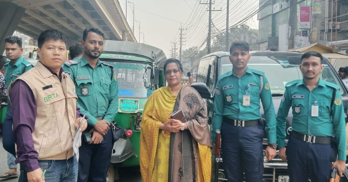 চট্টগ্রামে ৪টি যানবাহনকে বিআরটিএর জরিমানা