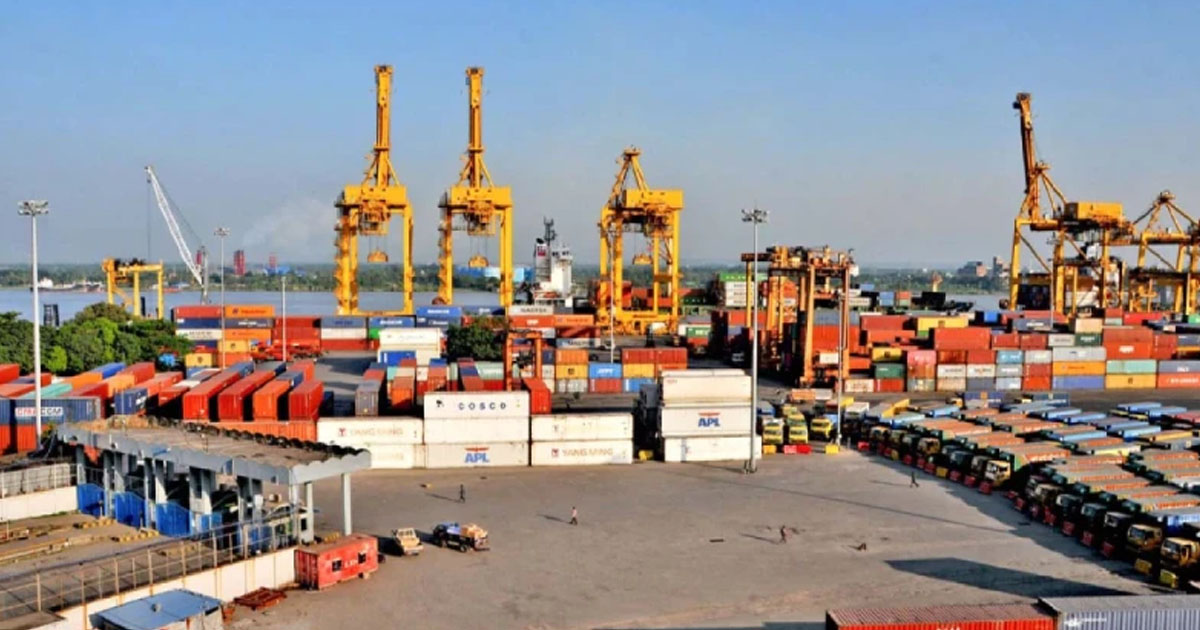 চট্টগ্রাম বন্দরে শ্রমিক–কর্মচারীদের কর্মবিরতিতে অচলাবস্থা