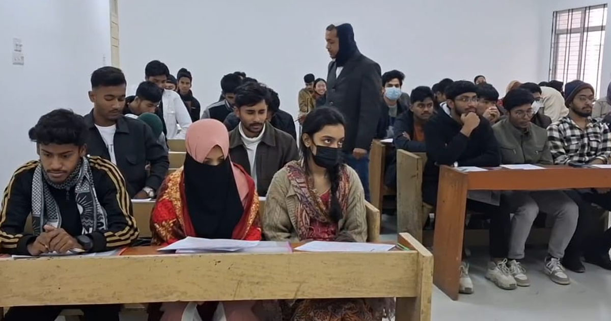 চবি ভর্তি পরীক্ষায় এক সিটে তিন শিক্ষার্থী, ডিনের ওপর ক্ষুব্ধ উপাচার্য