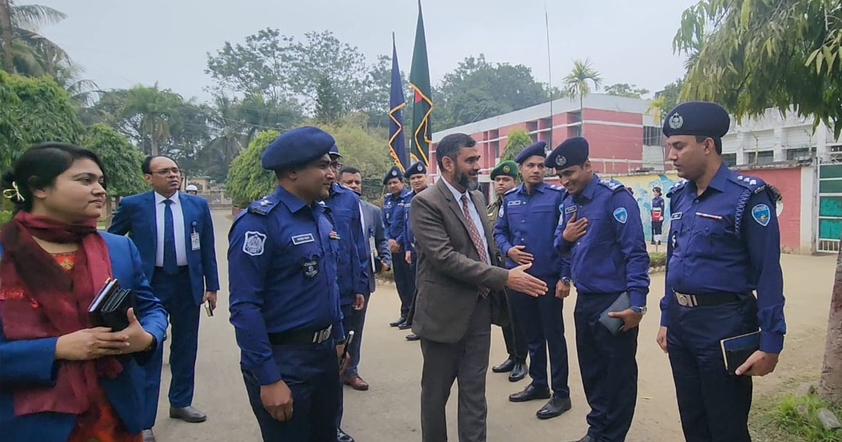 নির্বাচনকে কোনভাবেই বিতর্কিত করতে দেওয়া হবে না : ইসি