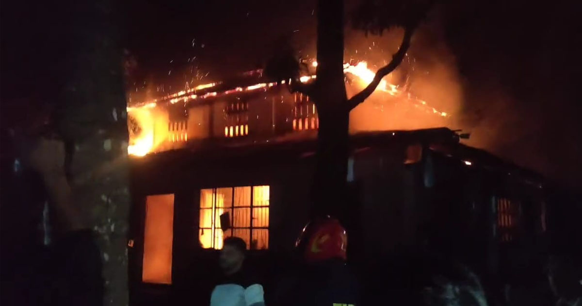 বোয়ালখালীতে গ্যাস সিলিন্ডারের আগুনে পুড়ল বসতঘর