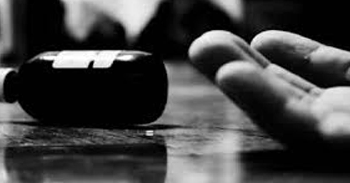 সাতকানিয়ায় স্বামী-শাশুড়ির বিরুদ্ধে গৃহবধূকে বিষ খাইয়ে মারার অভিযোগ