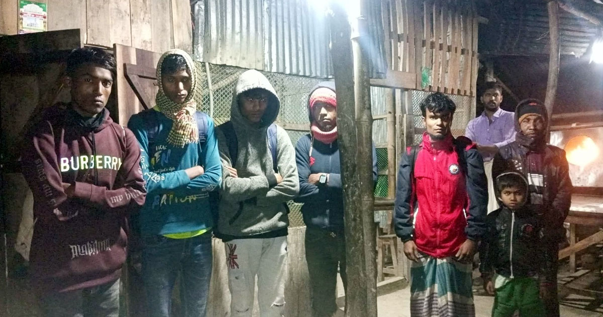 আনোয়ারায় শিশুসহ ৭ রোহিঙ্গা আটক