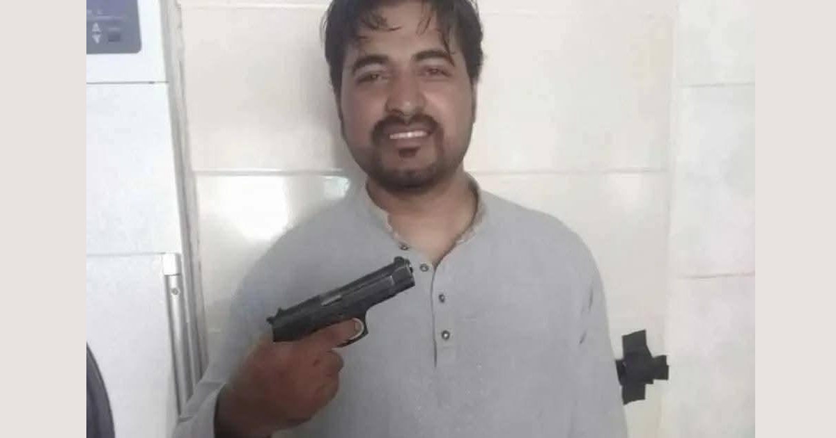 চট্টগ্রাম নগরীর রাঙ্গুনিয়া থেকে অস্ত্রসহ শওকত আলী নামে একজনকে গ্রেপ্তার করেছে সেনাবাহিনীর টাস্কফোর্স-৪।