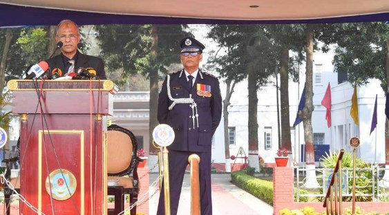 লুটের অস্ত্র হয়ত খালে-বিলে ফেলে দিয়েছে, তাই উদ্ধার হচ্ছে না: উপদেষ্টা
