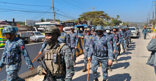 টেকনাফে নৌবাহিনীর বিশেষ টহল, জননিরাপত্তায় কঠোর অবস্থান
