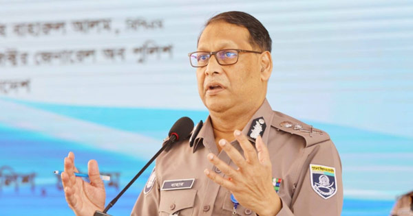 দায়িত্বে থাকাকালে বডি ওর্ন ক্যামেরা পরতে বললেন আইজিপি