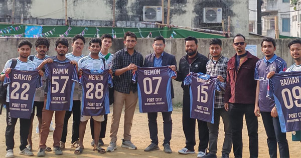 পিসিআইইউ জার্নালিজম ৩৩ ব্যাচের জার্সি উম্মোচন