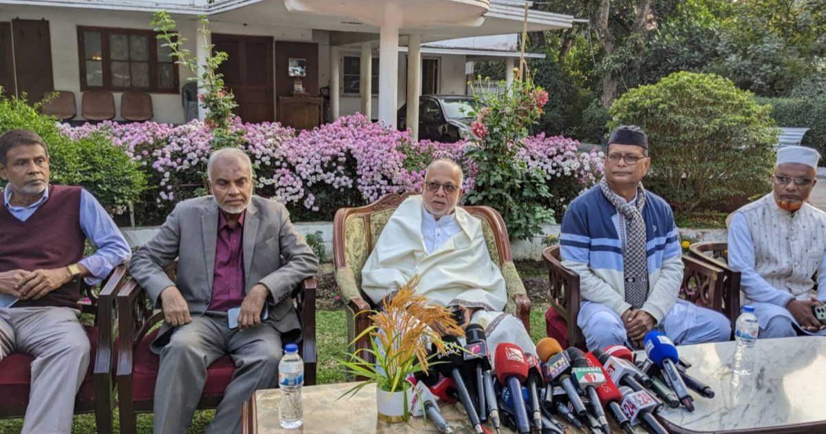 অবৈধ অস্ত্র ও 'ফ্যাসিবাদী' তৎপরতা নিয়ে গিয়াস কাদেরের উদ্বেগ