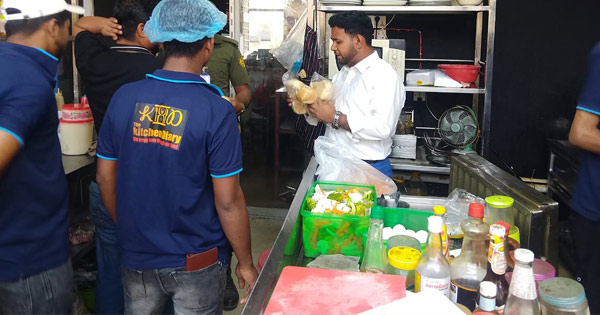 খাবার টেবিলে পোকা, হাটহাজারীর সেই রেস্তোরাঁয় অভিযান